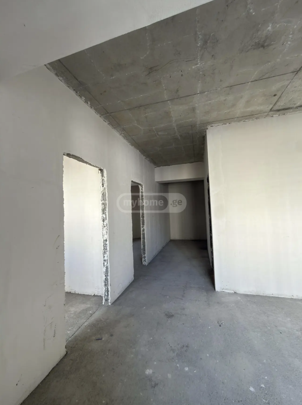 იყიდება 3 ოთახიანი ბინა ნუცუბიძის ფერდობზე